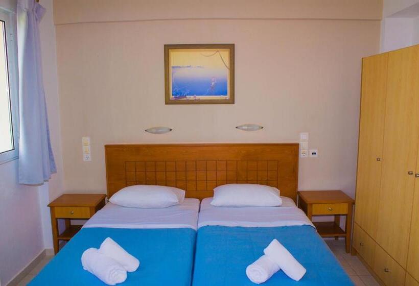 Sunshine Studios & Apartments