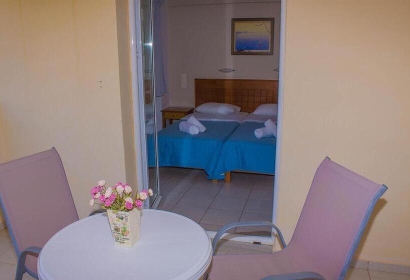 Sunshine Studios & Apartments