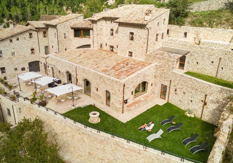 Torre Del Nera Albergo Diffuso & Spa
