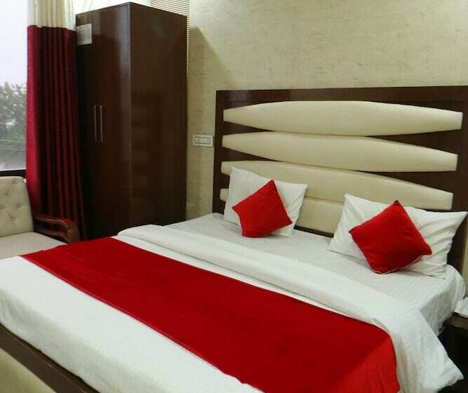 فندق Eurasia Mohali Airport