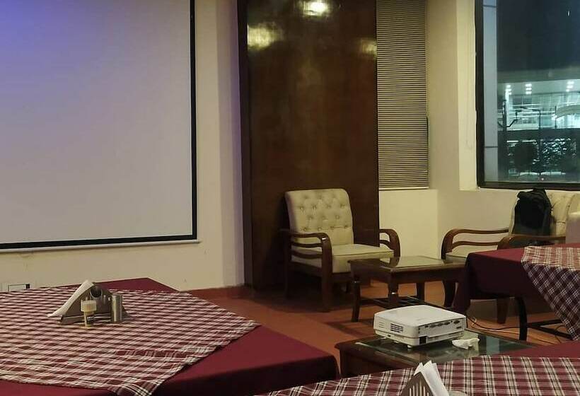 فندق Eurasia Mohali Airport