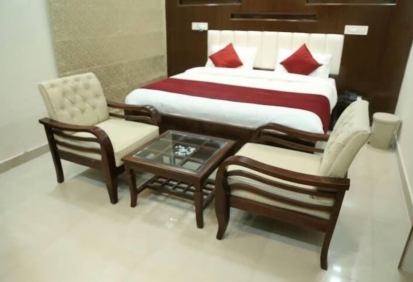 فندق Eurasia Mohali Airport