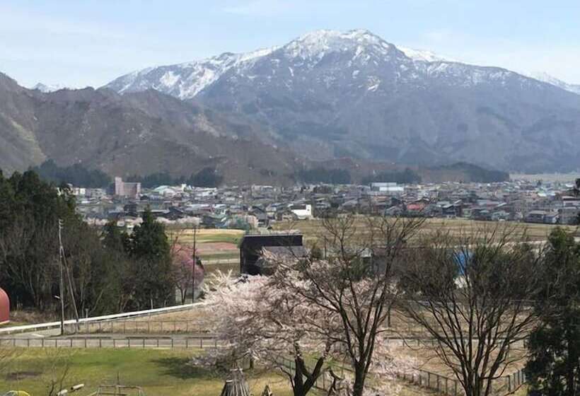 בית מלון כפרי Kutsurogian