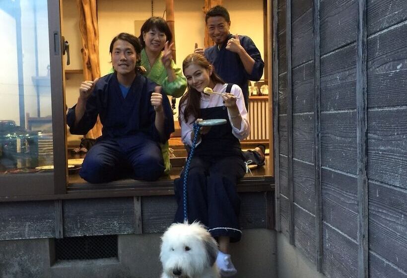 בית מלון כפרי Kutsurogian