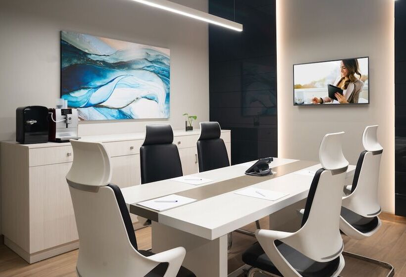 Citadines Al Ghubrah Muscat