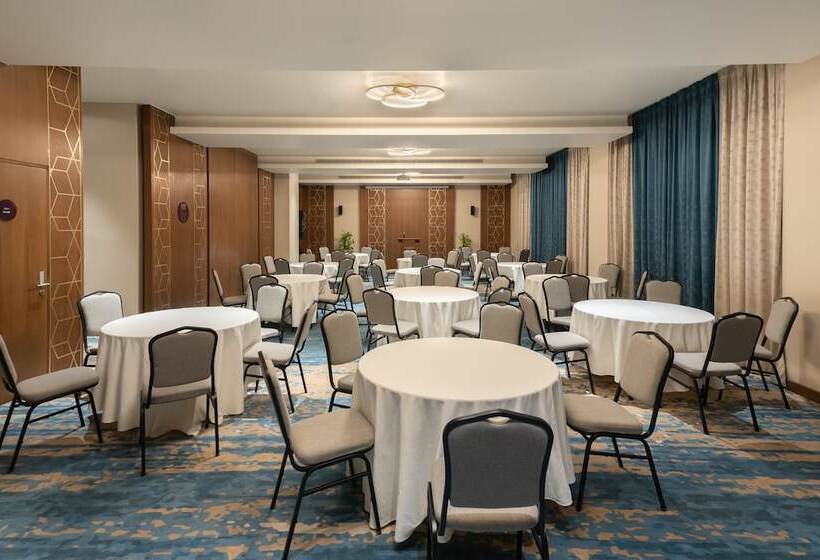 Citadines Al Ghubrah Muscat