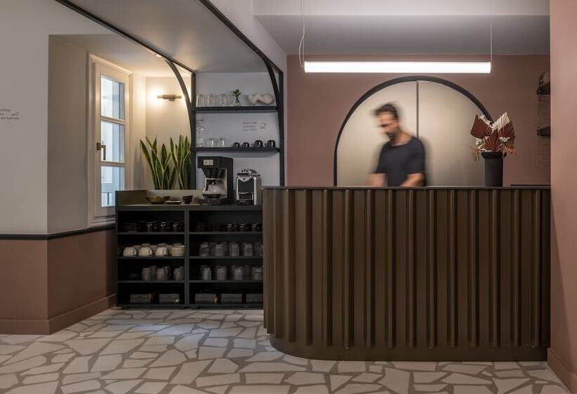 هتل 72 Ad Suites