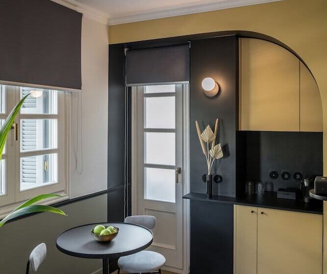هتل 72 Ad Suites