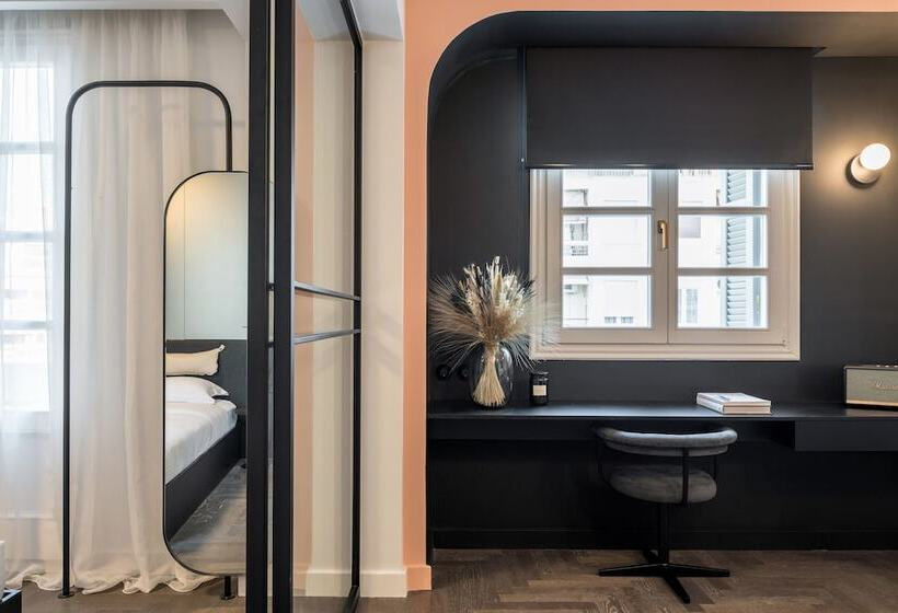 هتل 72 Ad Suites