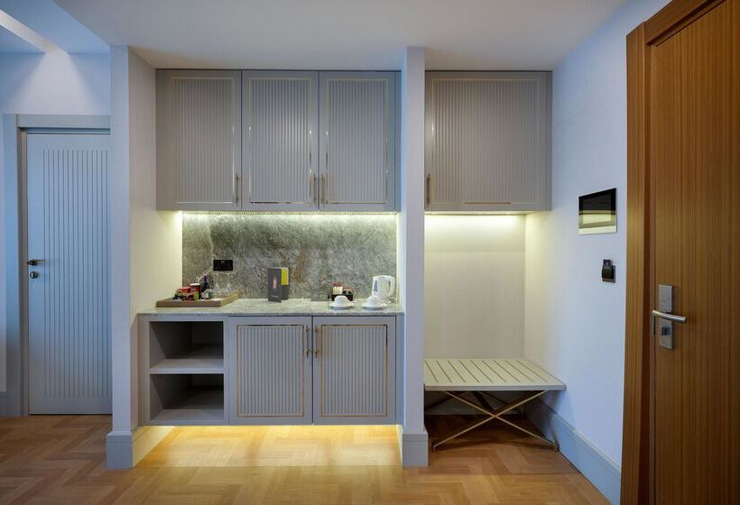 Отель Concorde Tower & Casino & Convention & Spa