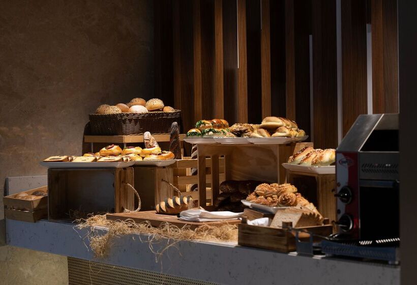 Отель Concorde Tower & Casino & Convention & Spa