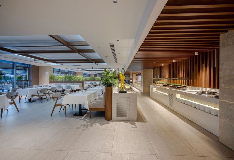 Отель Concorde Tower & Casino & Convention & Spa