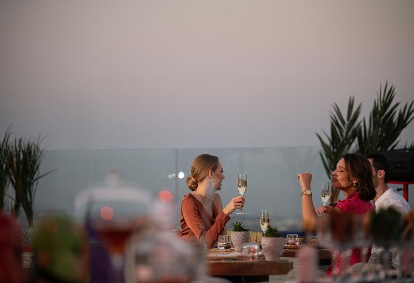 Отель Concorde Tower & Casino & Convention & Spa