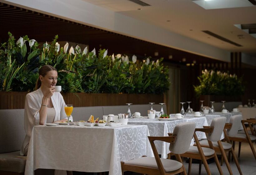 Отель Concorde Tower & Casino & Convention & Spa