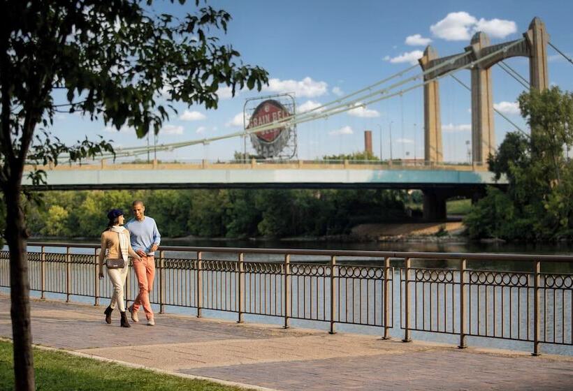 Four Seasons Hotel Minneapolis