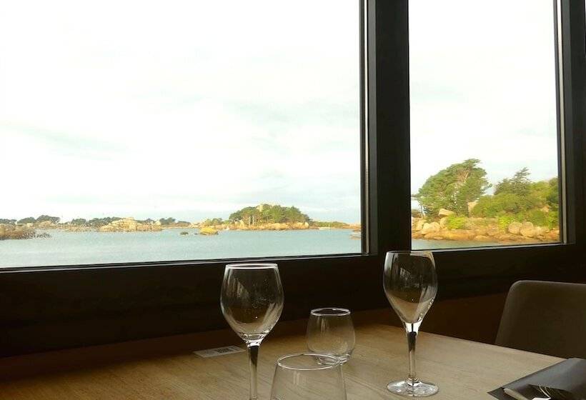 호텔 Logis Hôtel Saint Guirec Et De La Plage