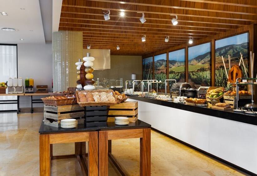 هتل Villa La Valencia Beach Resort & Spa Los Cabos