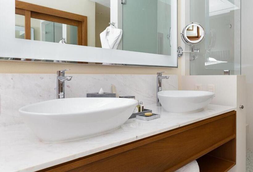 Отель Villa La Valencia Beach Resort & Spa Los Cabos