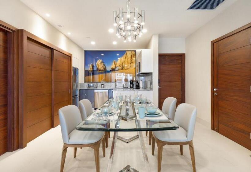 Отель Villa La Valencia Beach Resort & Spa Los Cabos