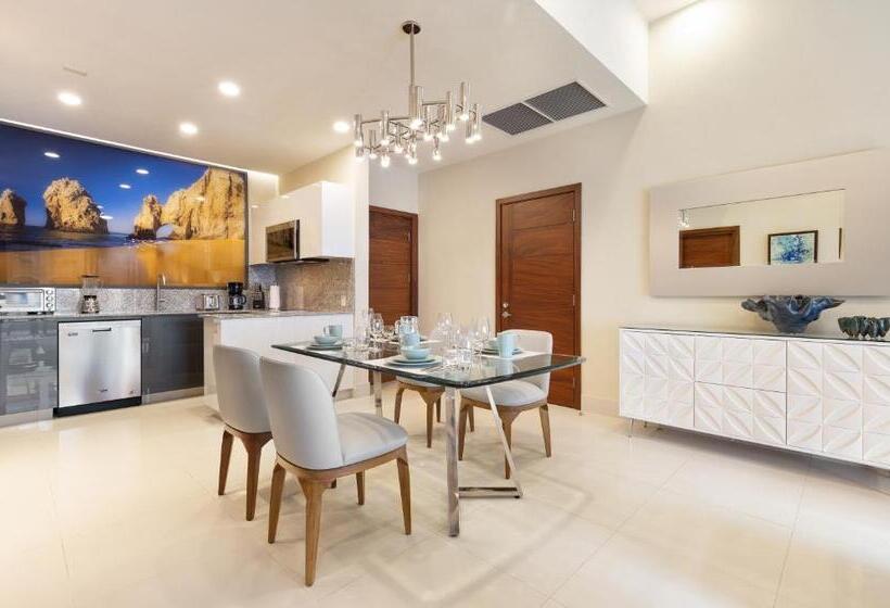 Отель Villa La Valencia Beach Resort & Spa Los Cabos