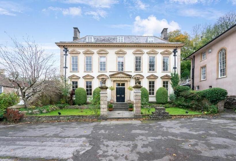 مبيت وإفطار Bowlish House