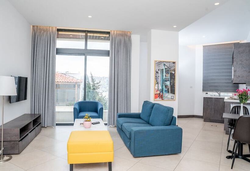 Liv Weibdeh Hotel Suites