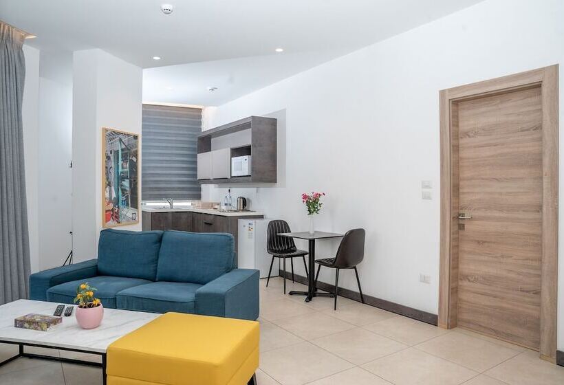 Liv Weibdeh Hotel Suites