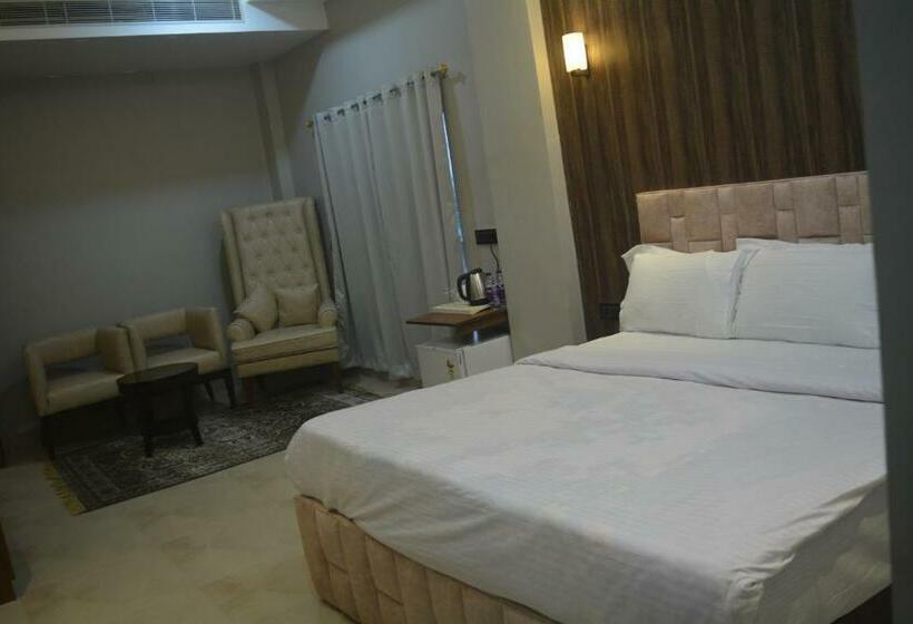 Maharaja Hotel & Banquet