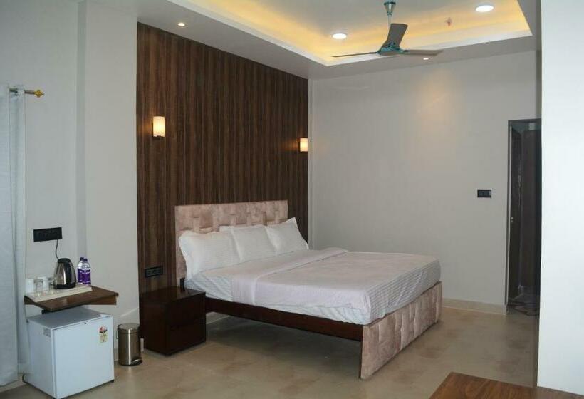 Maharaja Hotel & Banquet