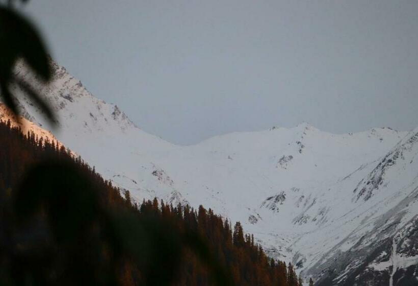 فندق Oyo 87770 Shiva Power  & Cafe