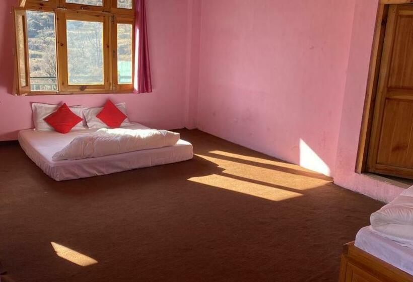 فندق Oyo 87770 Shiva Power  & Cafe