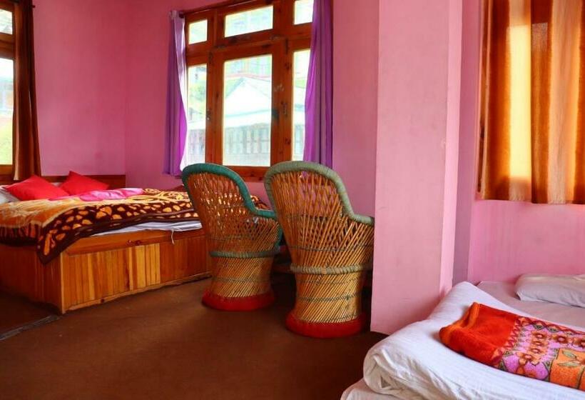 فندق Oyo 87770 Shiva Power  & Cafe