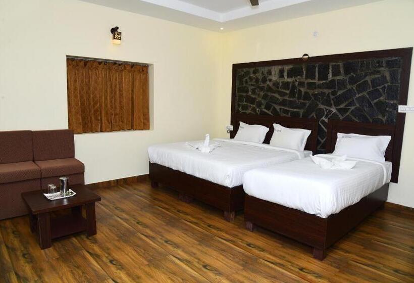 هتل R Inn Yercaud