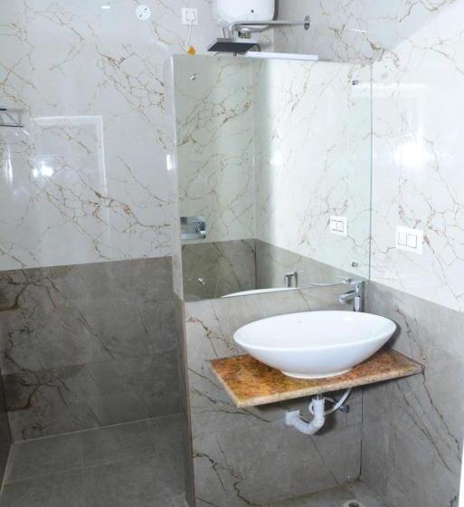 هتل R Inn Yercaud