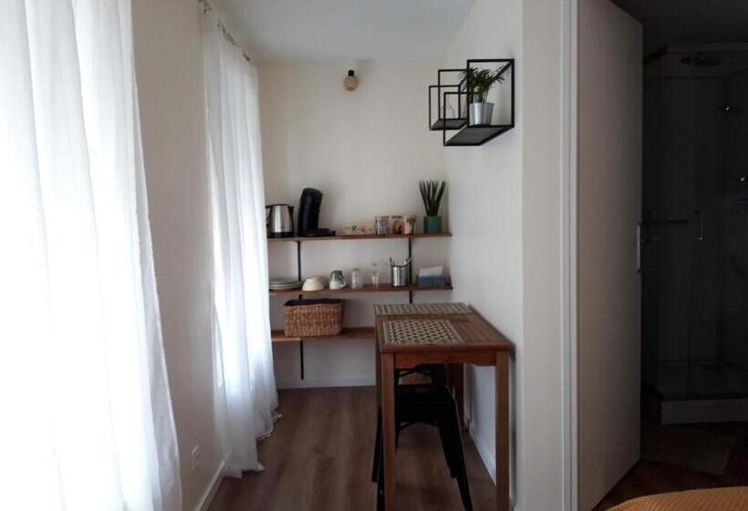 פנסיון Agréables Chambres Indépendantes   Coutances Centre