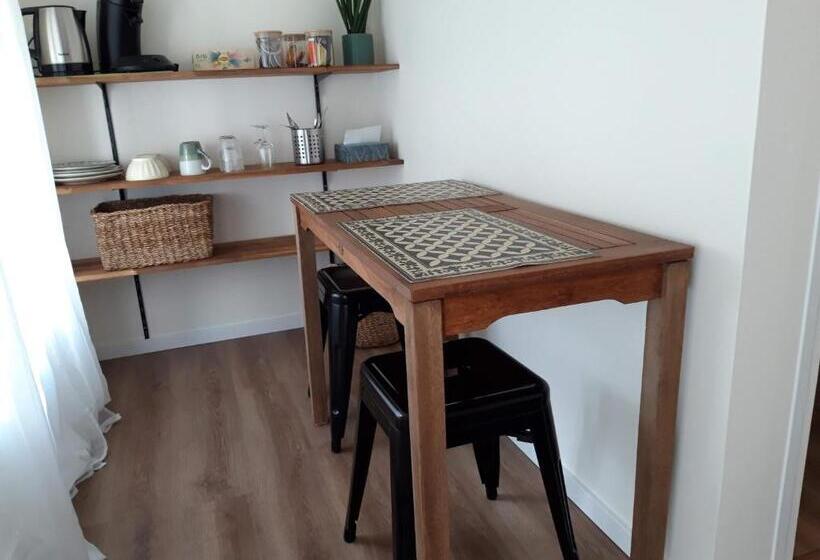 ペンション Agréables Chambres Indépendantes   Coutances Centre