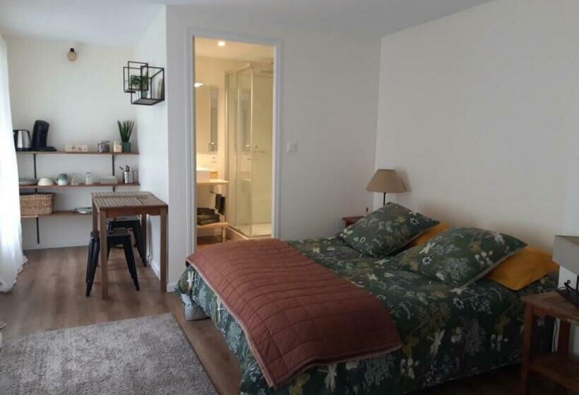 פנסיון Agréables Chambres Indépendantes   Coutances Centre