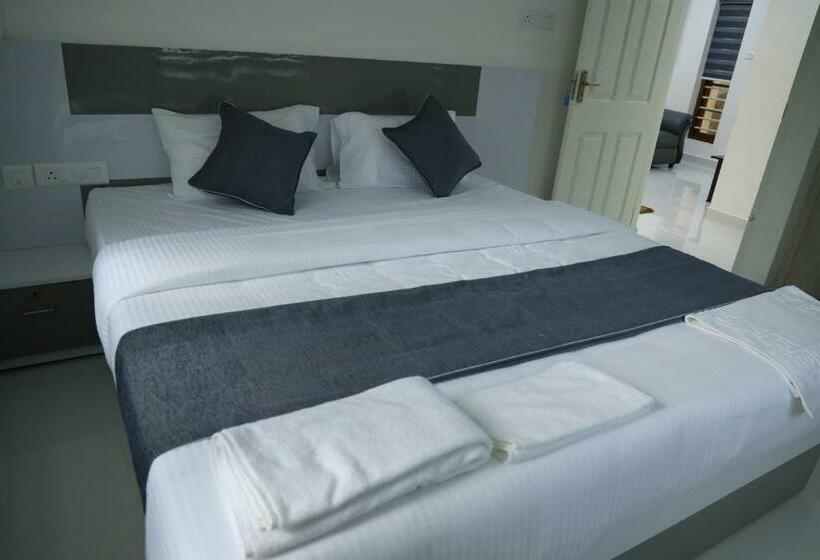 Yelza Hotel And Residence