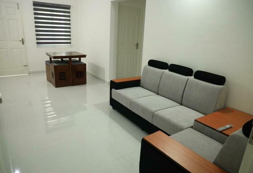 Yelza Hotel And Residence