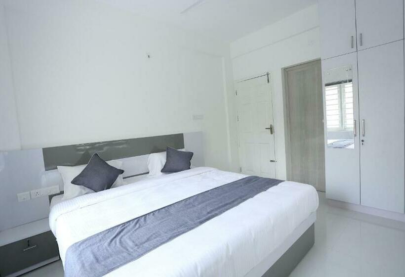 Yelza Hotel And Residence