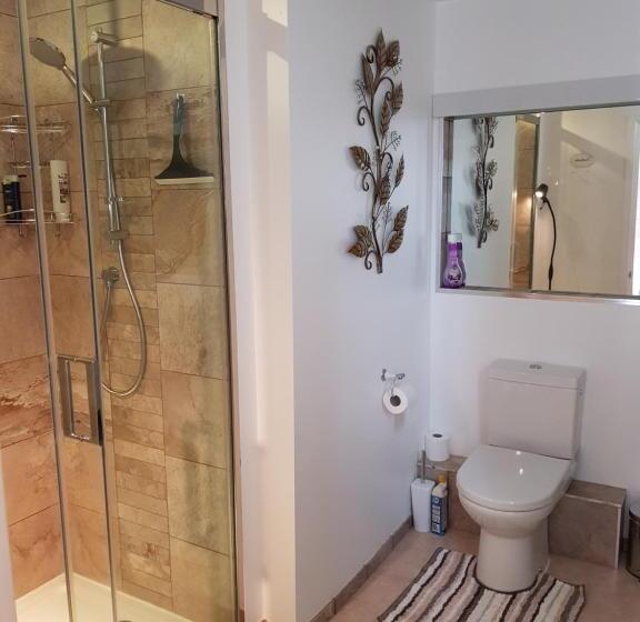 Barn Court Bed And Breakfast