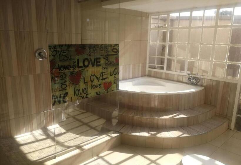 Bed and Breakfast Iceberg Venue, Guest Lodge & Events Place