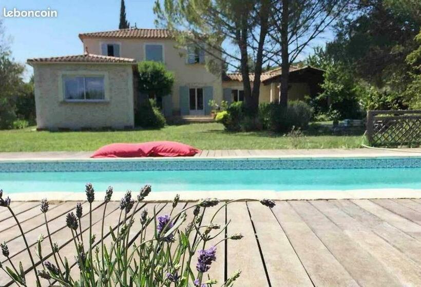 ベッドアンドブレックファースト La Chouette Villa, Chambre Mazet De 11m2 Pièce Sous Pente Accés Par Escalier En Bois