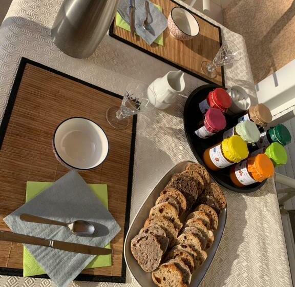 تختخواب و صبحانه La Dolce Vita Occitane