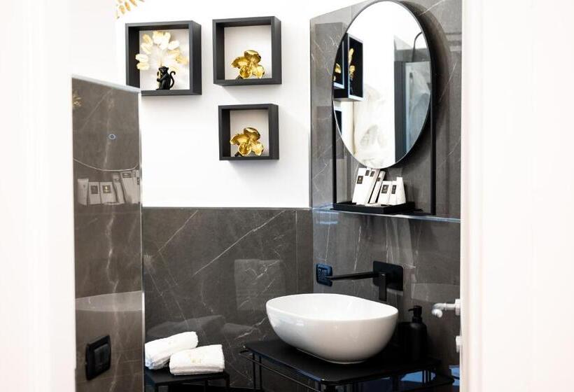 تختخواب و صبحانه Nm Luxury Suites