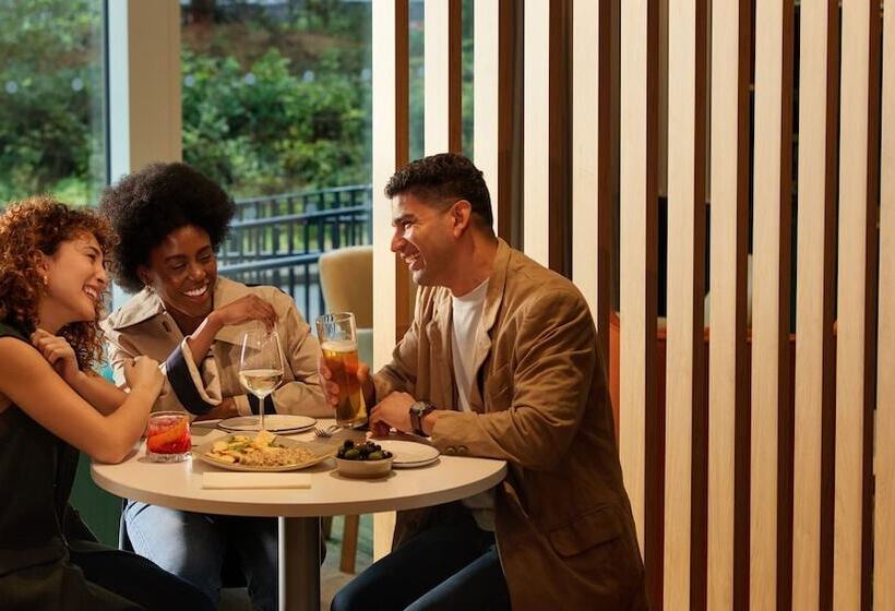 호텔 Holiday Inn Manchester Airport T2, An Ihg