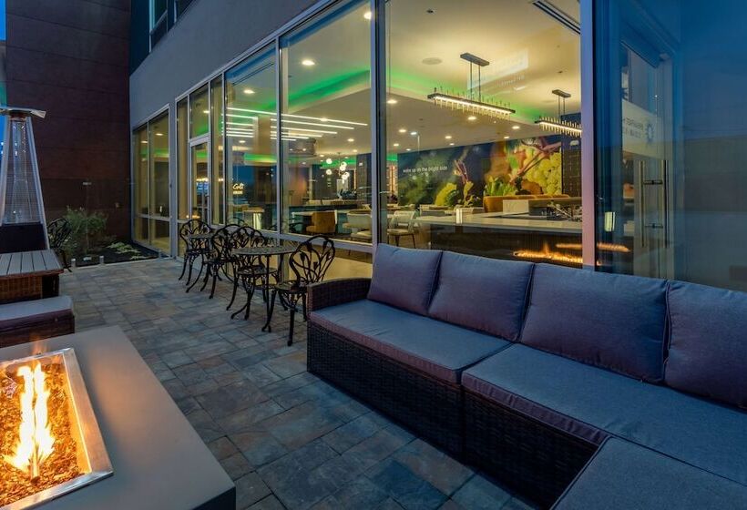 בית מלון כפרי La Quinta Inn & Suites By Wyndham Galt Lodi North