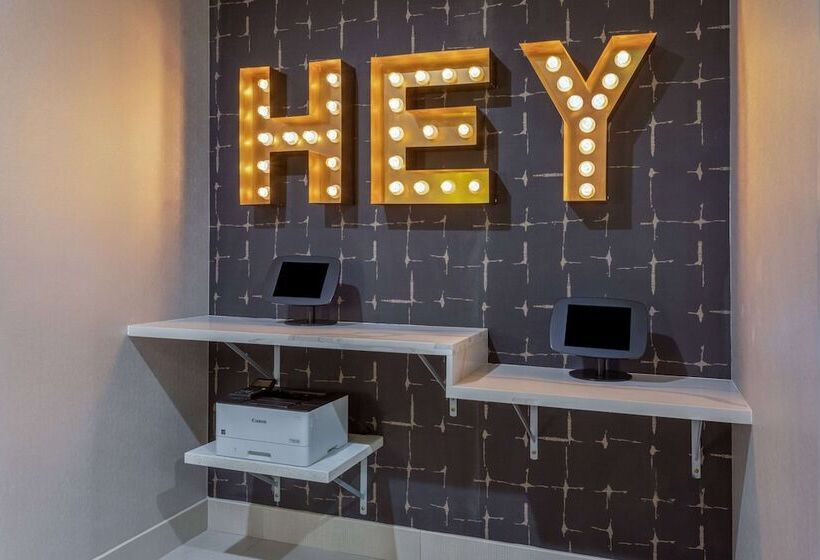 בית מלון כפרי La Quinta Inn & Suites By Wyndham Galt Lodi North