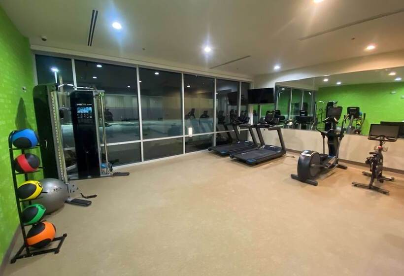 בית מלון כפרי La Quinta Inn & Suites By Wyndham Galt Lodi North