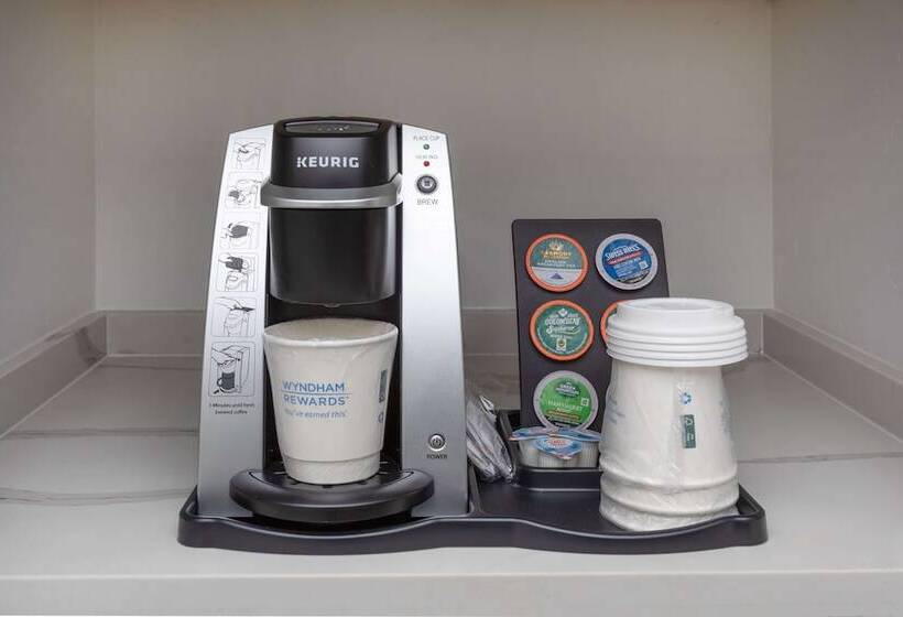 בית מלון כפרי La Quinta Inn & Suites By Wyndham Galt Lodi North